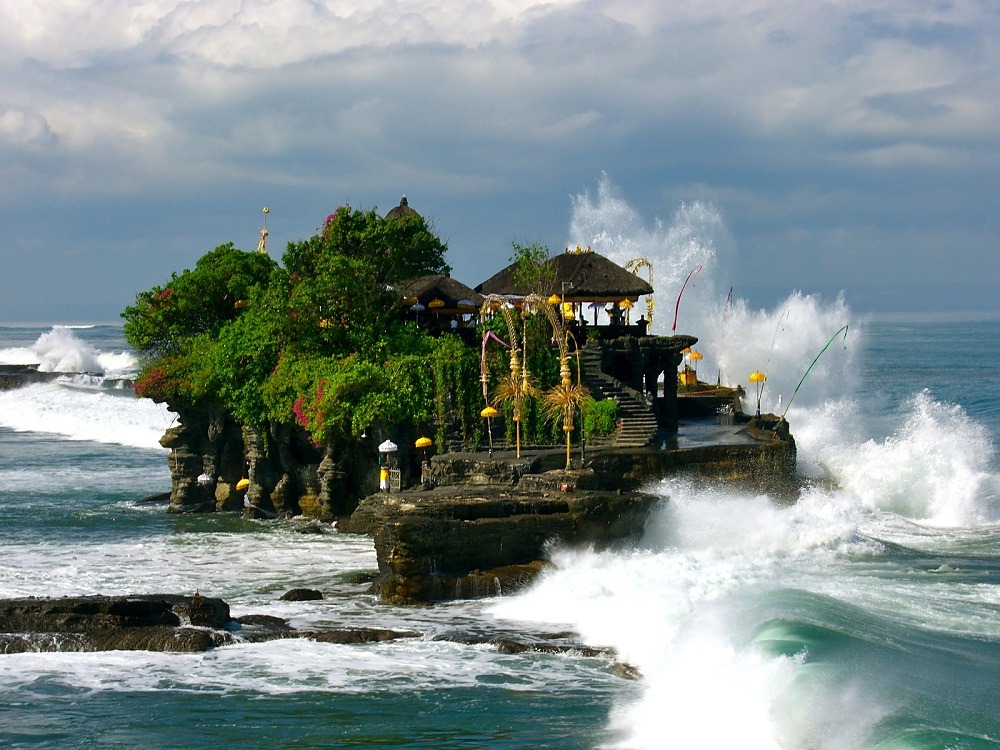 Волны на Бали