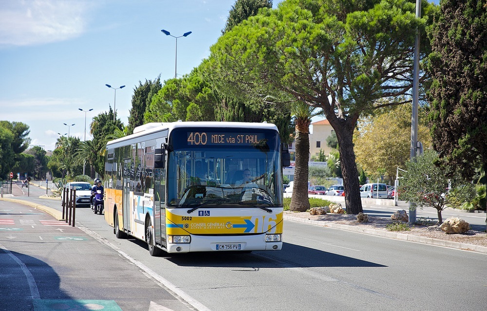 Автобус в Ницце