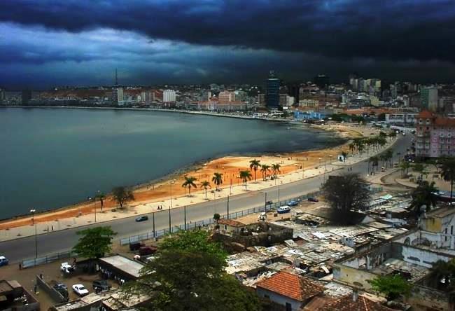 Luanda - the citys energy reserves 5