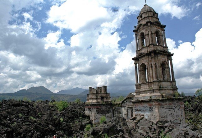 Church of San Juan Parangaricutiro destroyed by the volcano Paricutin 4
