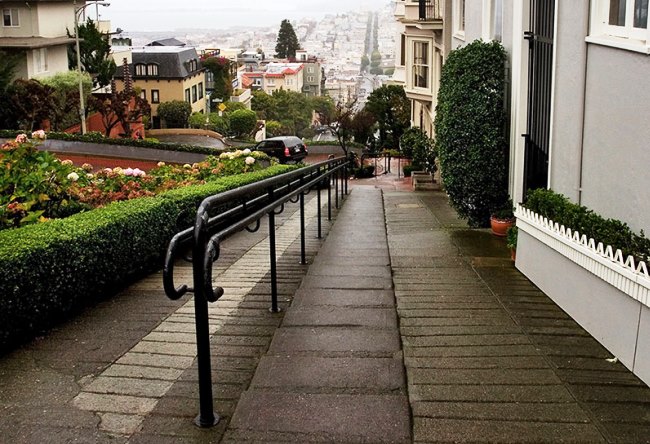 Lombard Street the most winding street in the world 5