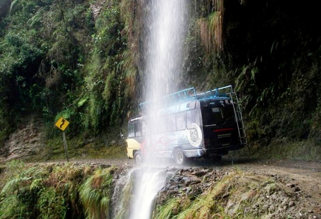 Road deaths in Bolivia is a huge slope North Yungas Road 4