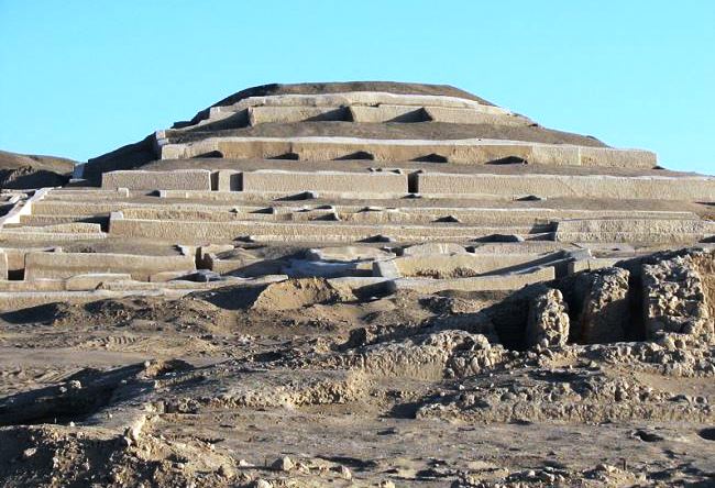 Cult center of Nazca - Cahuachi settlement 2