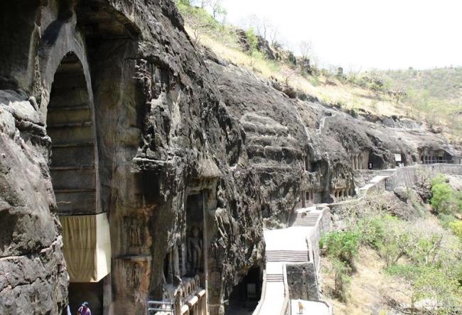 Пещерный буддийский комплекс Аджанта 2