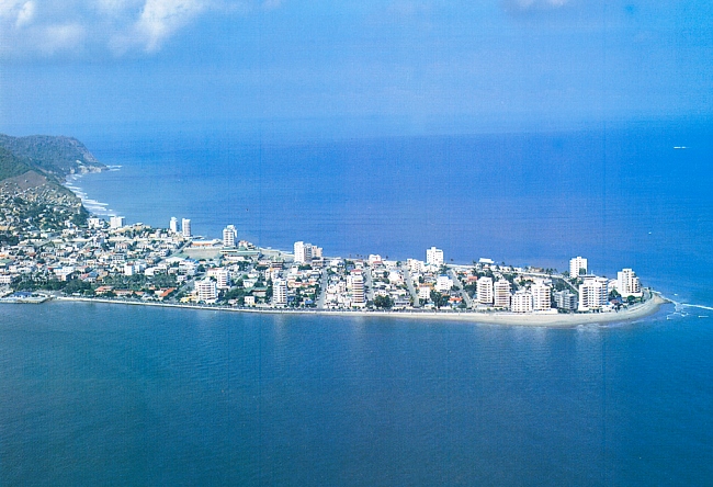 The town Bahía de Caráquez is an Ecuador pearl 5