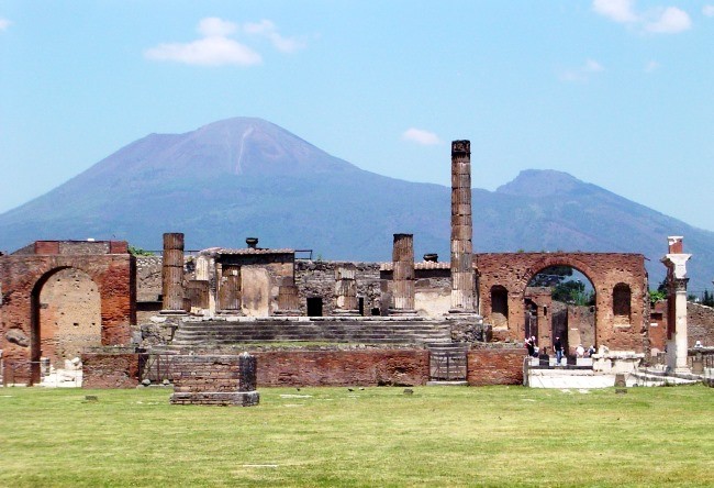 Vesuvius is a destroyer of Pompeii 3