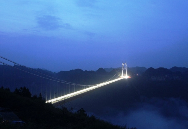 Aizhai Bridge is the longest suspension bridge in the world 3
