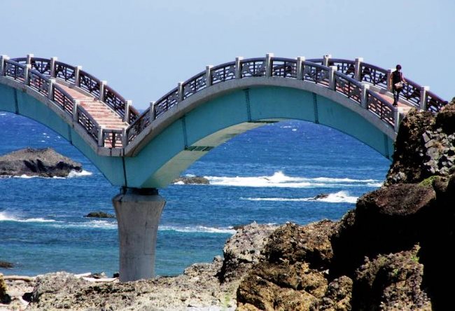 Dragon Bridge on the beautiful island 2