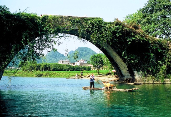 The natural magnetism of the Yangshuo city 4