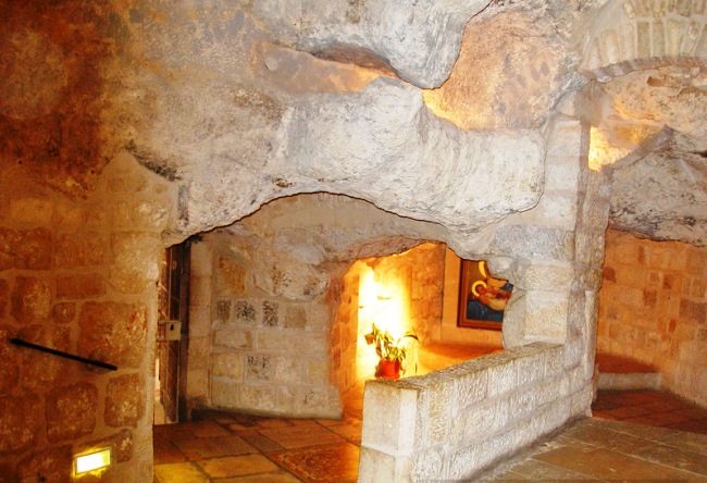 The chapel in the Milk Grotto 5