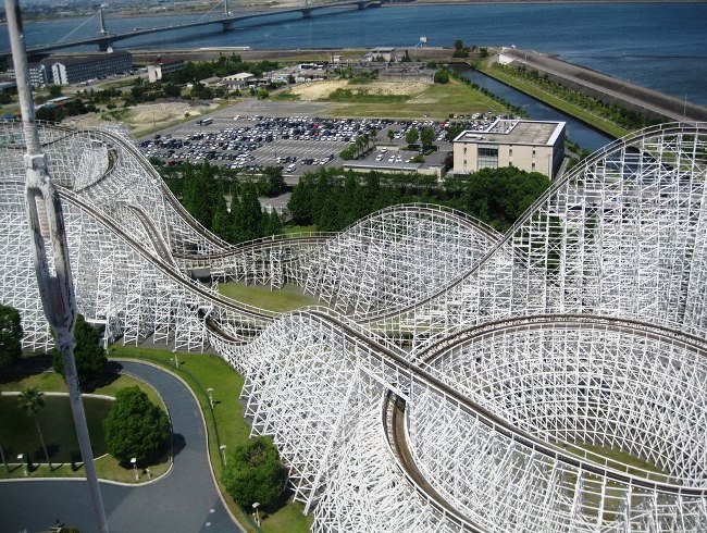 White cyclone attraction  Russian mountains in Japan 4