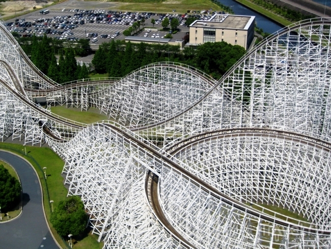 White cyclone attraction  Russian mountains in Japan 5