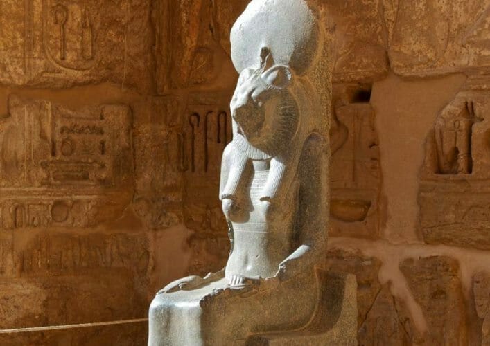 Памятники Африки храм Мединет Абу в Луксоре 4