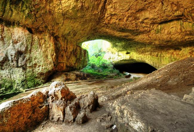 Карстовая пещера Девяташка в Болгарии 4 1516.ев