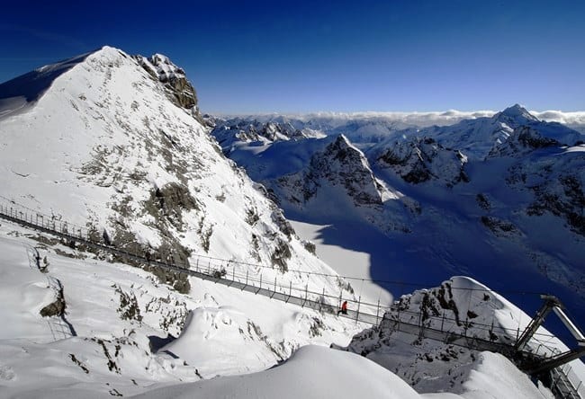 Уникальный подвесной мост Titlis Cliff Walk в Швейцарии 3 1500.ев