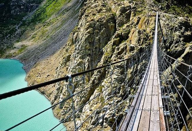 Уникальный подвесной мост Titlis Cliff Walk в Швейцарии 5 1500.ев