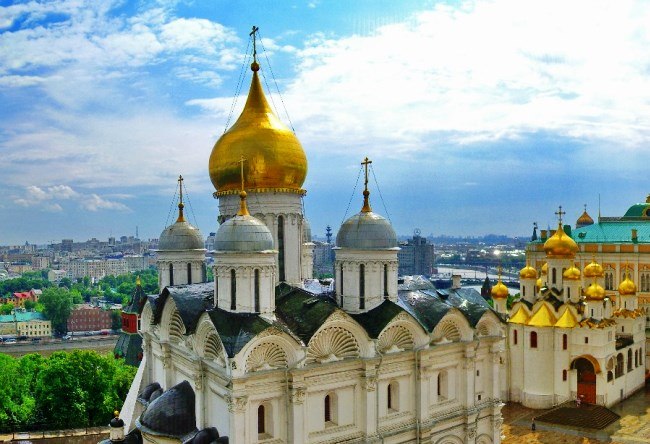 The Moscow Kremlin is the heart of Russia 2