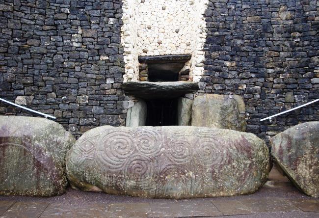 Ireland the ancient Newgrange 4
