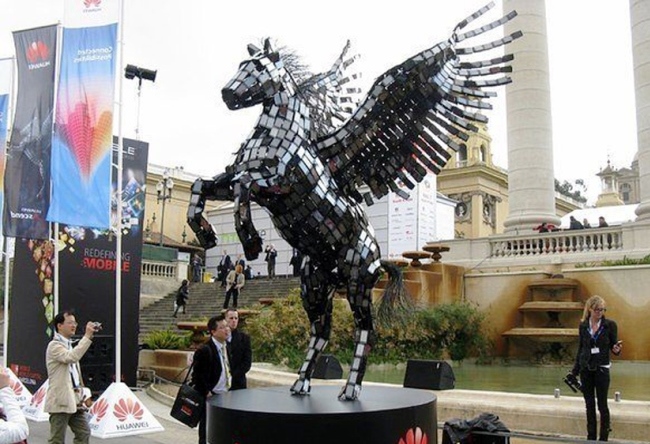 Statue of Pegasus Smartphone 4