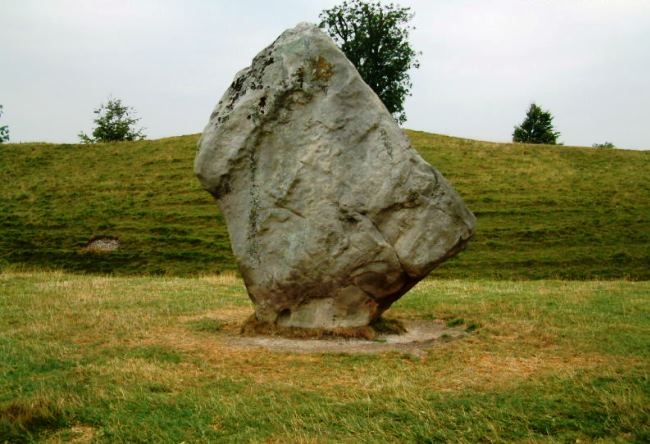 Megalithic complex in the north of Avebury Wiltshire 2