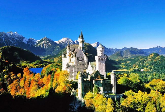 Neuschwanstein Castle is the miracle of architecture 3