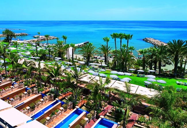 Топ-10 лучших бассейнов в отелях Кипра 6