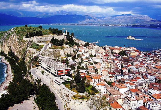 Топ-10 самых популярных отелей Греции 1