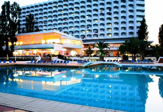 Tоп-10 лучших отелей для отдыха с детьми в Греции 4