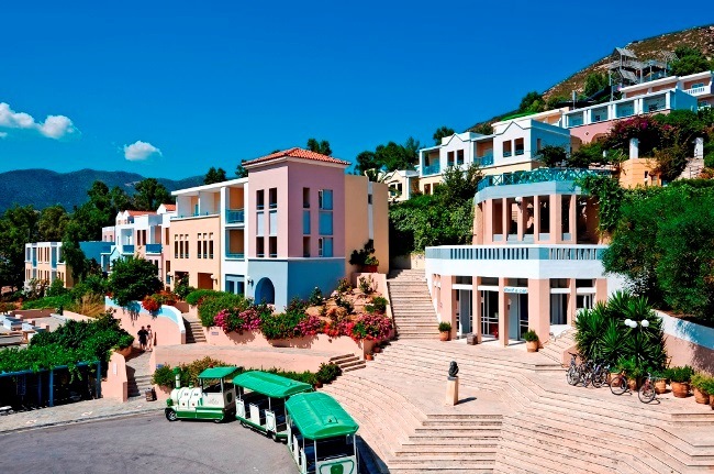 Top 10 most popular hotels in Crete 4
