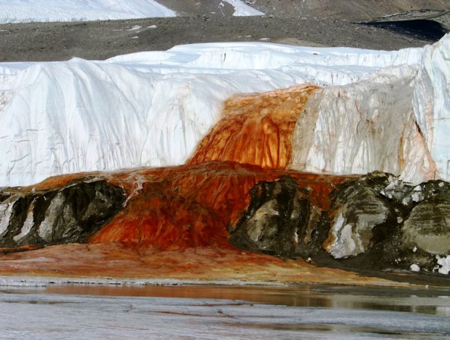 Кровавый водопад ледника Тейлор 5