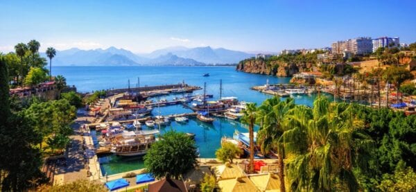 Отдых в Турции: особенности перелетов и популярные курорты
