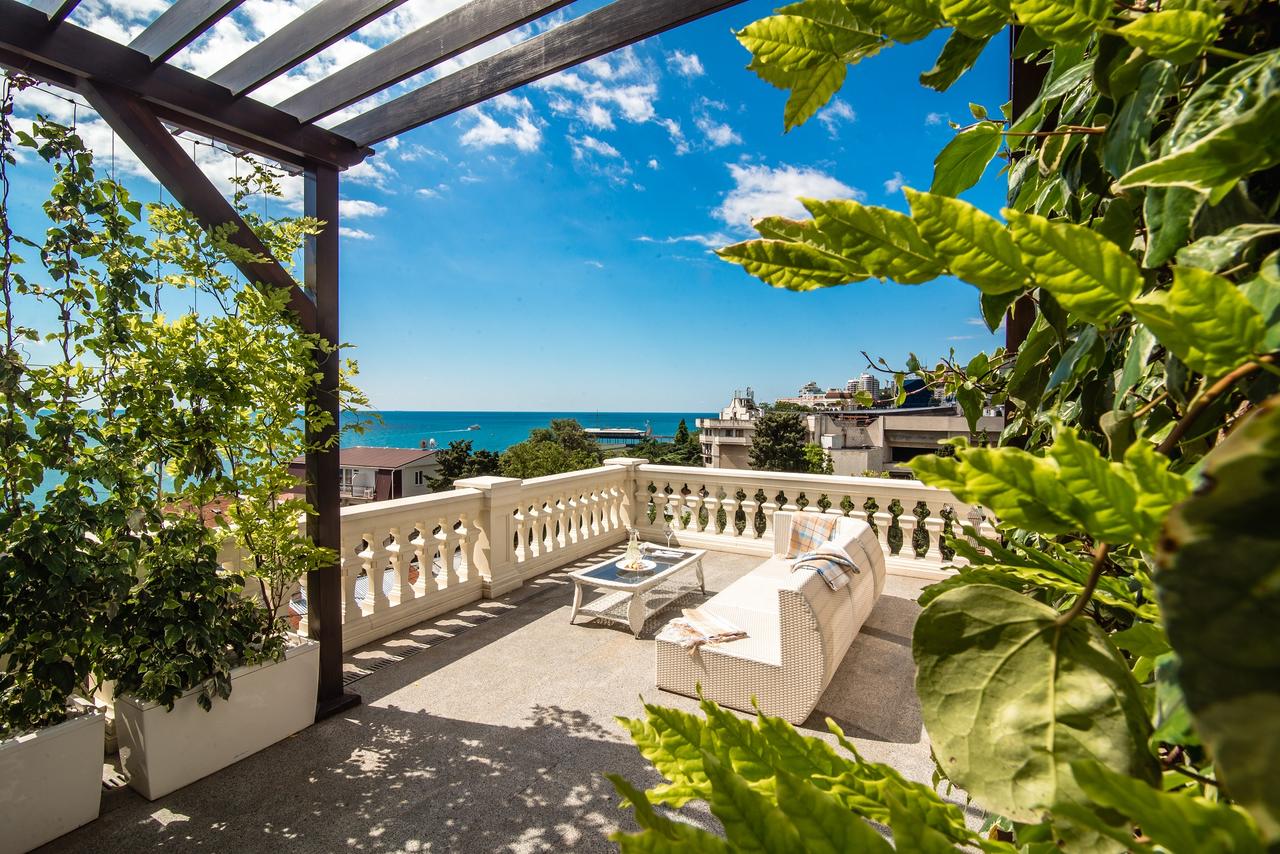 villa-elena-residences-balkon-vid